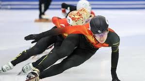 数学轶事：解析“罗素悖论”对博弈逻辑体系严密性的深层拷问。（数学趣谈：罗素悖论对博弈逻辑体系严密性的深度审视）