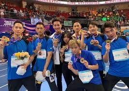 布朗尼预判了勒布朗的动作