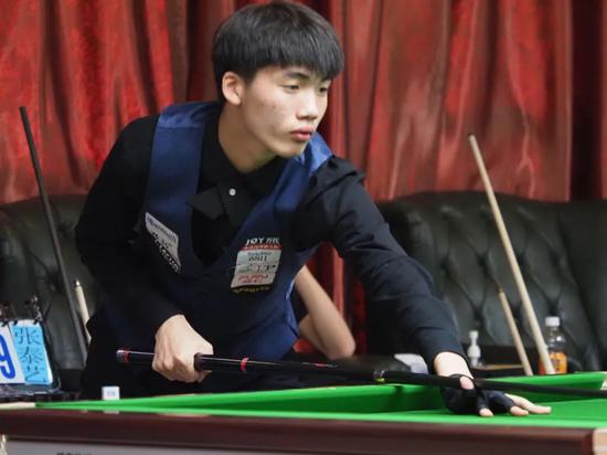 领下勇夺英 领下勇夺英